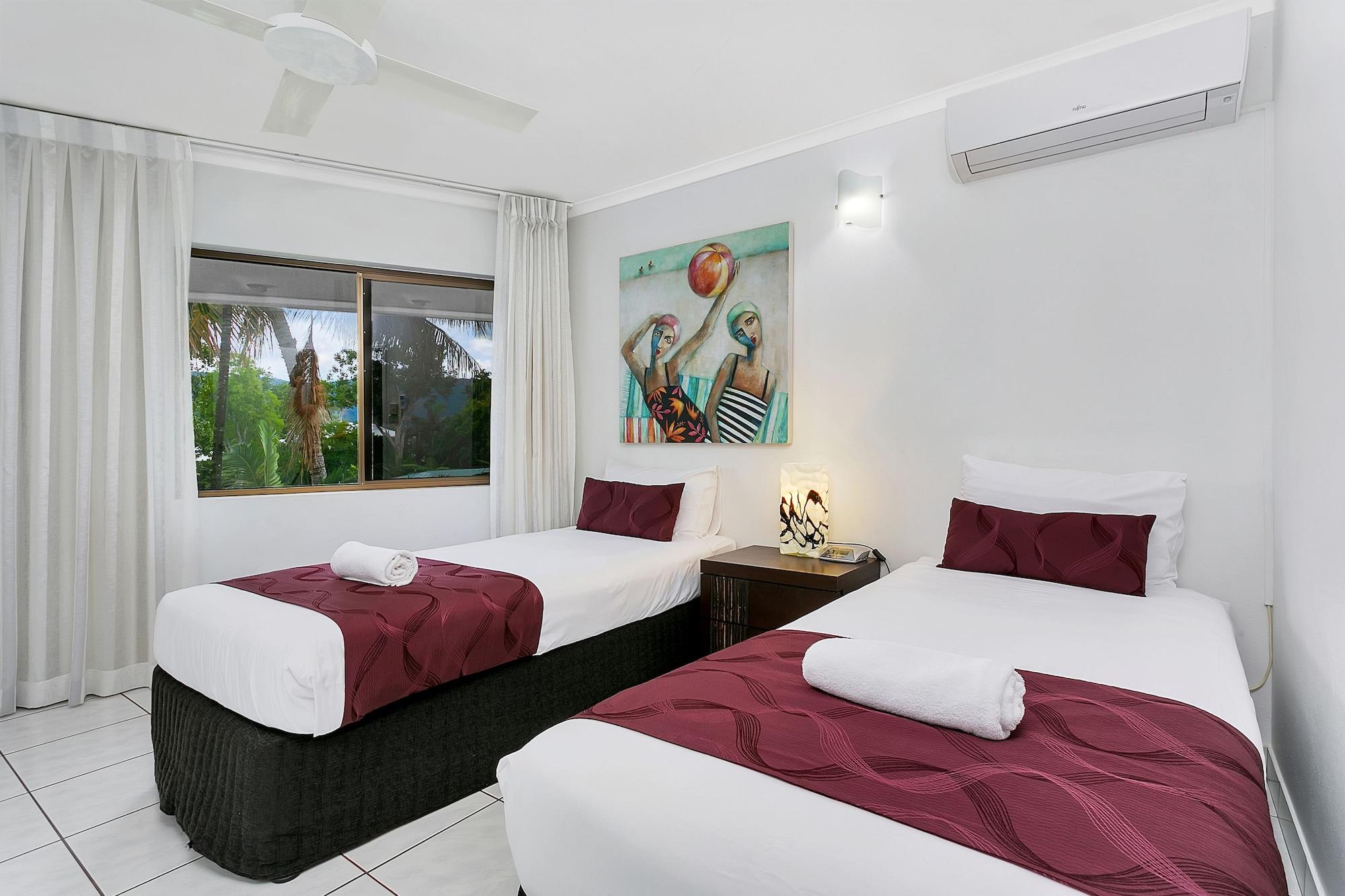 Roydon Beachfront Apartments Trinity Beach Εξωτερικό φωτογραφία