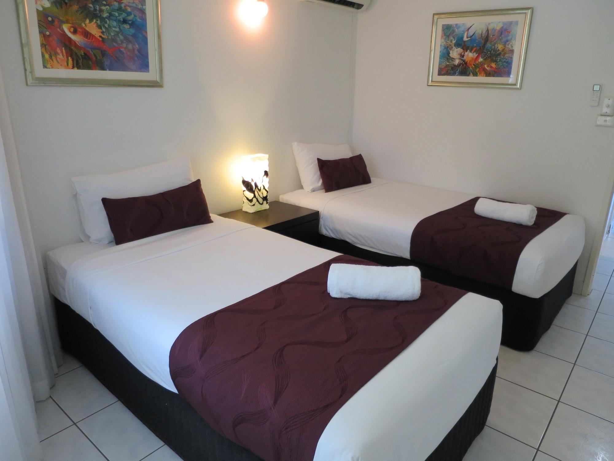 Roydon Beachfront Apartments Trinity Beach Εξωτερικό φωτογραφία