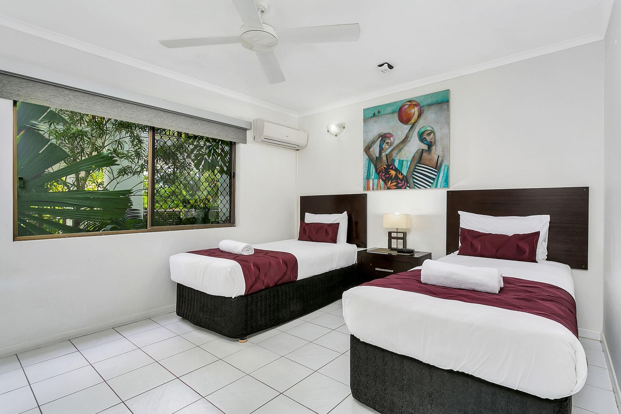 Roydon Beachfront Apartments Trinity Beach Εξωτερικό φωτογραφία