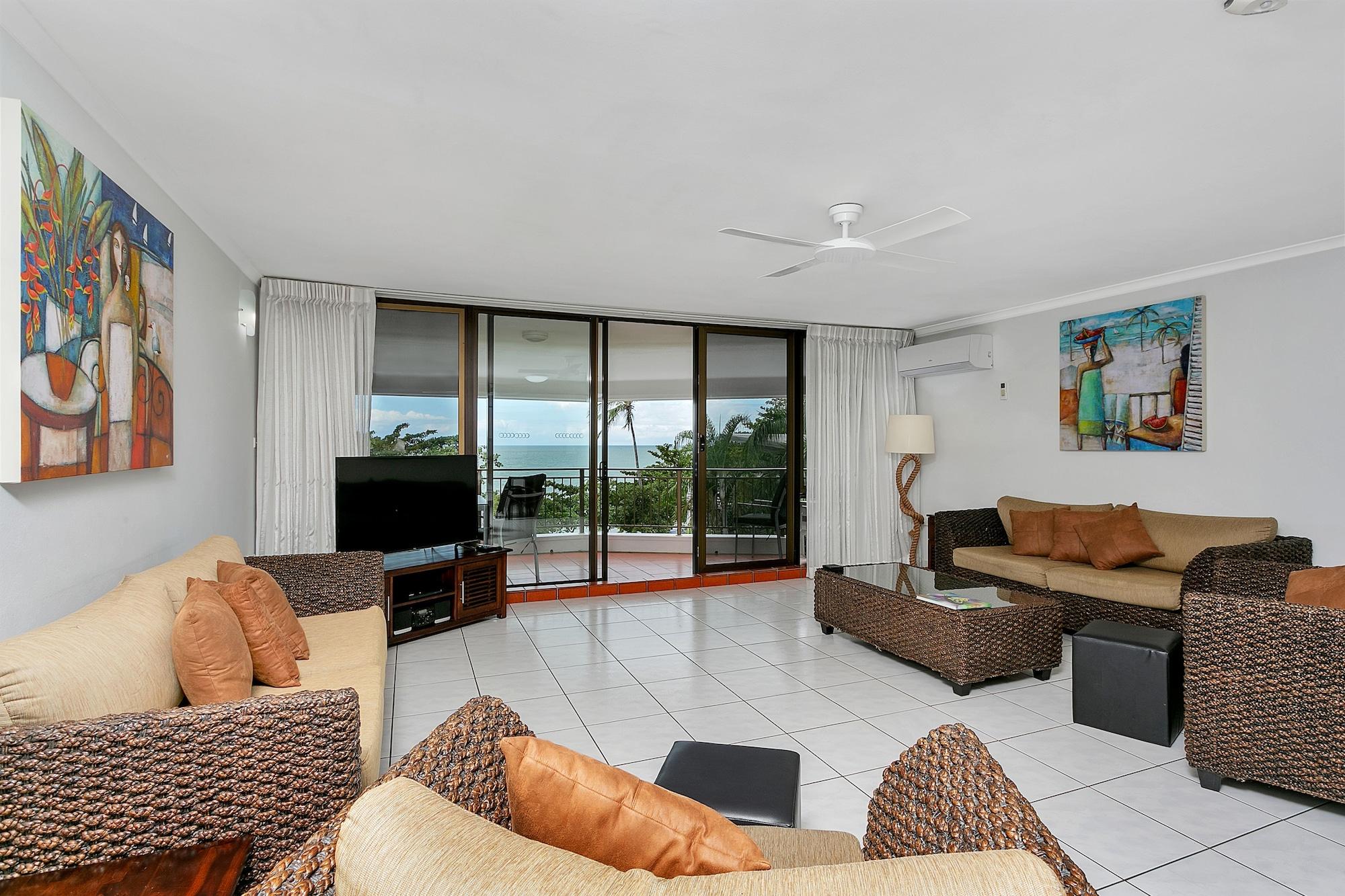 Roydon Beachfront Apartments Trinity Beach Εξωτερικό φωτογραφία