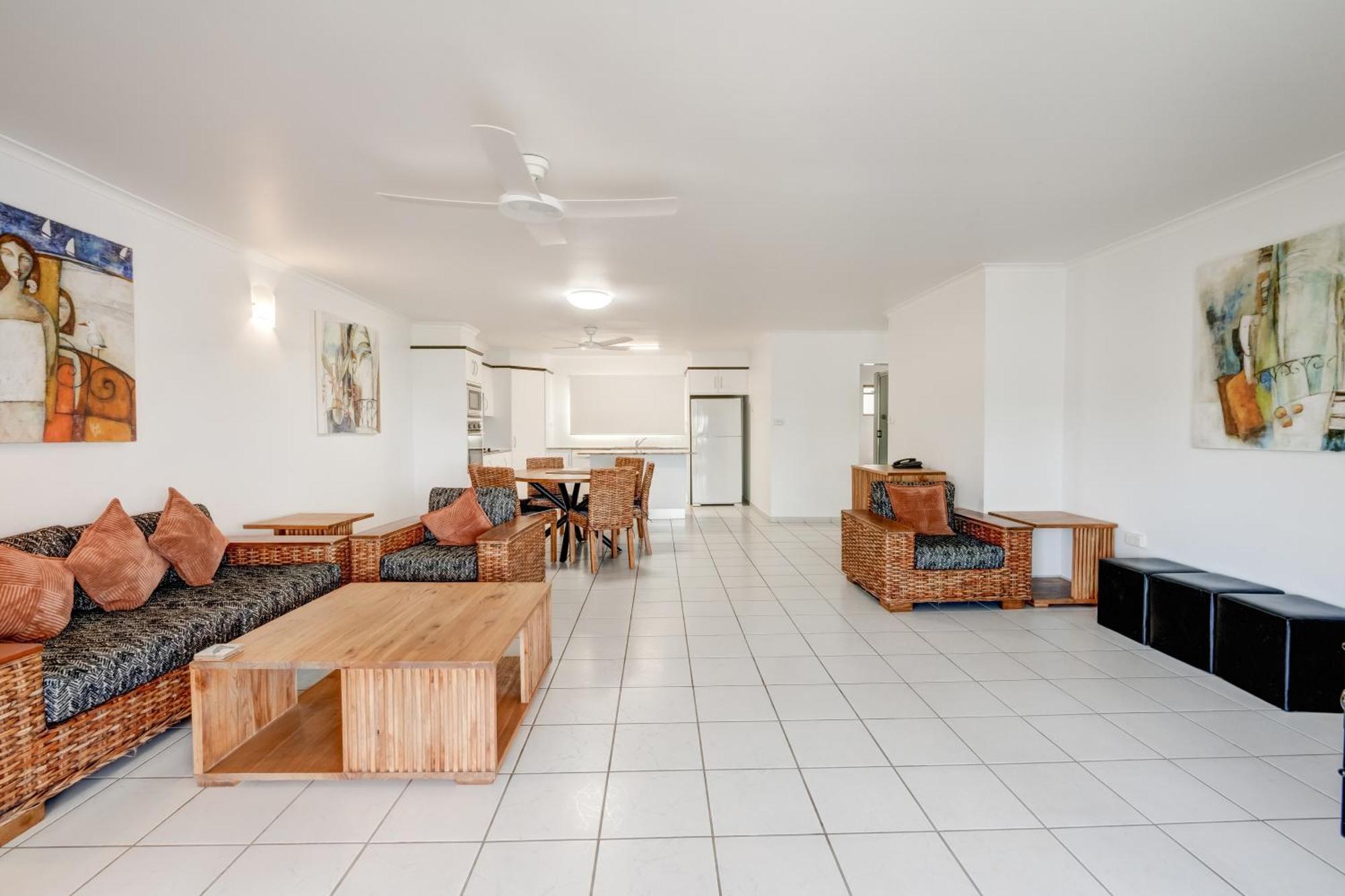 Roydon Beachfront Apartments Trinity Beach Εξωτερικό φωτογραφία