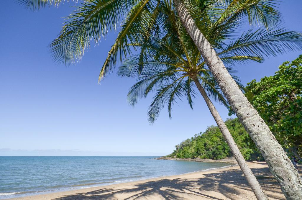 Roydon Beachfront Apartments Trinity Beach Εξωτερικό φωτογραφία
