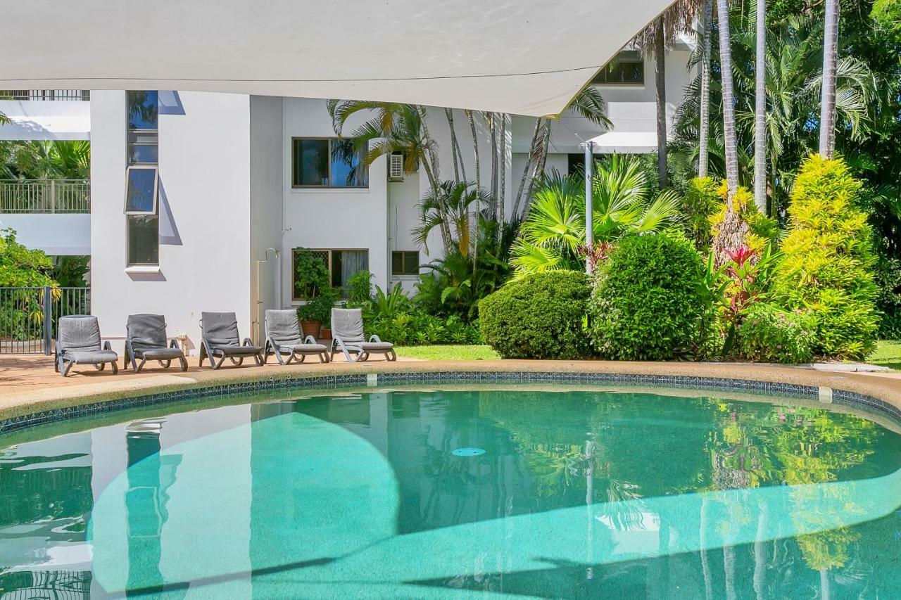 Roydon Beachfront Apartments Trinity Beach Εξωτερικό φωτογραφία